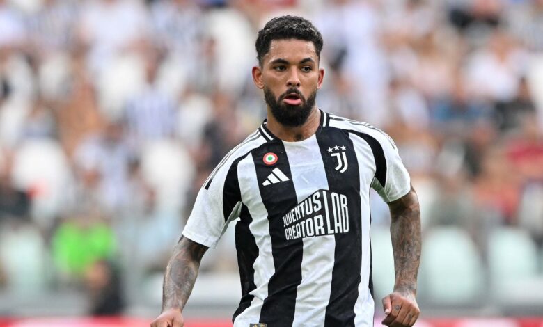 دوجلاس لويز لاعب يوفنتوس الإيطالي