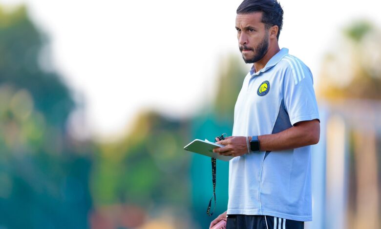 عبد العزيز العلوني مدرب فريق النصر السعودي للسيدات