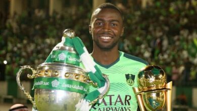 أسامة هوساوي لاعب الأهلي السابق