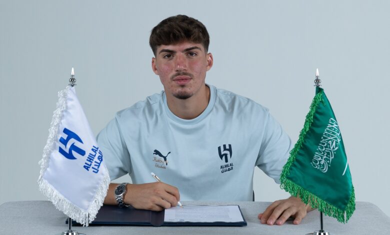 يوسف أكتشيشيك لاعب الهلال