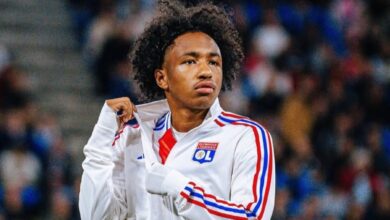 ماليك فوفانا لاعب ليون الفرنسي