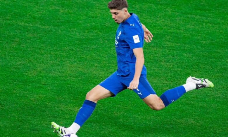 يوسف أكتشيشيك لاعب الهلال