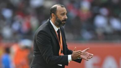 السكتيوي يثمن عُمان ويشرح غياب مراد باتنا في كأس العرب