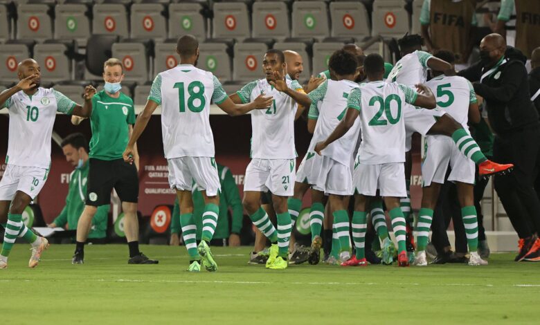 مدرب جزر القمر يعلق ساخراً على نقاط ضعف المنتخب السعودي