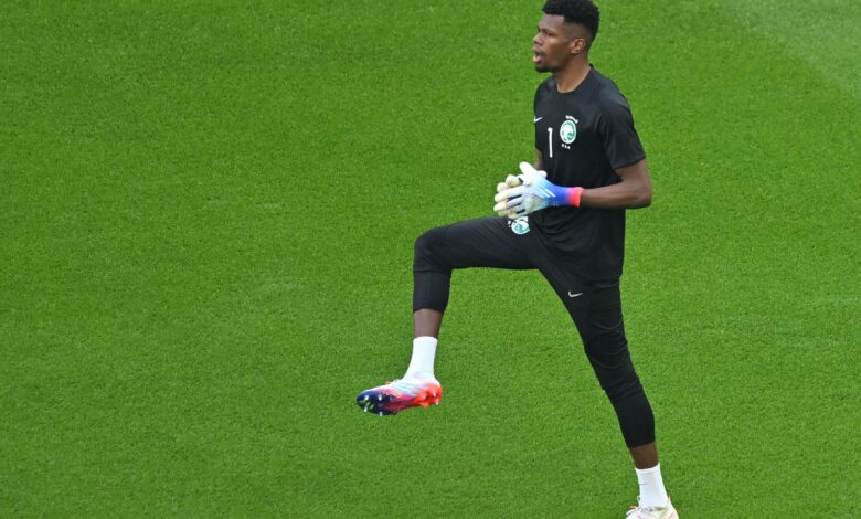 بعد 419 يوماً.. الربيعي يعود لمرمى الهلال- getty