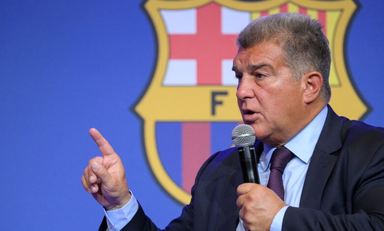 الفضائح تواصل مطاردة جوان لابورتا .. استدعاء رئيس برشلونة وعدد من المسؤولين للمحكمة في "قضية احتيال"- getty