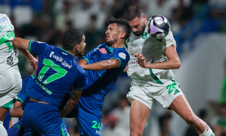 عين على الحكم | رفض مشاهدة اللقطة في الفار .. الطريس يحرم الفتح من "قتل" مباراة الأهلي مبكرًا!- getty