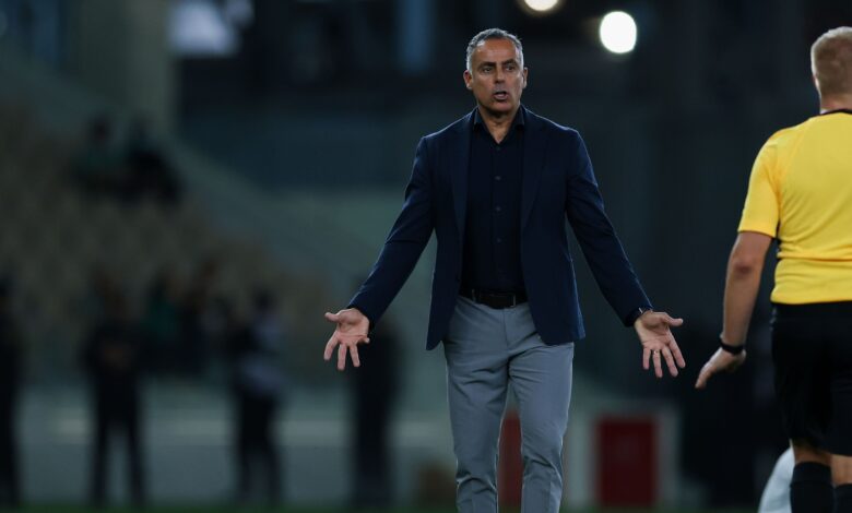 مفاجأة غريبة في هدف الفتح "الملغي" ضد الأهلي .. هذا ما قاله الحكم خالد الطريس لجوزيه جوميز!- getty