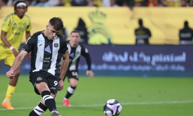 حمد الله يرد على منتقديه ويؤكد ولاءه للشباب- getty