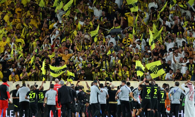 "لم يتم إدانة الاتحاد" .. تشكيك في قرارات لجنة الانضباط ضد العميد بشأن البنر المسيء في ديربي جدة!- getty