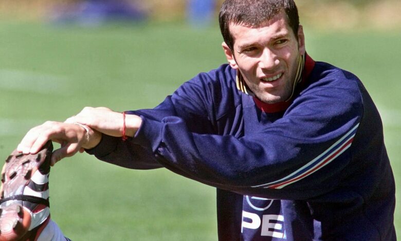 فريق الأحلام الذي لم يكتمل .. كواليس فشل خطة "أسطورة برشلونة" لجعل زين الدين زيدان قائد عصر نهضة البارسا!- getty