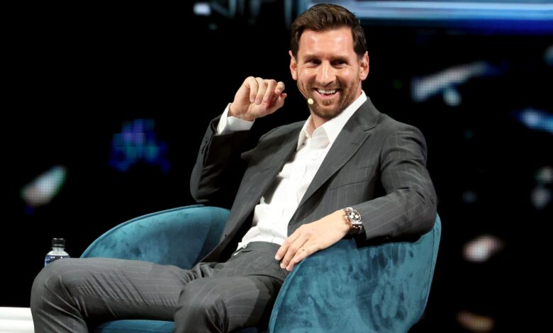 لابورتا يكشف تفاصيل زيارة ميسي الغامضة لكامب نو - Getty