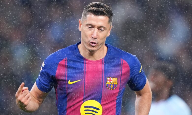 "لا تُسجِّل المزيد من الأهداف" .. ليفاندوفسكي يؤكد طلب برشلونة الغريب منه ويكشف السبب وراءه!- getty