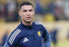 قميص رونالدو يشعل حماس معجبه في الفتح-Getty