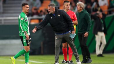 أنتوني يثير قلق ريال بيتيس بعد عرجه قبل مواجهة برشلونة