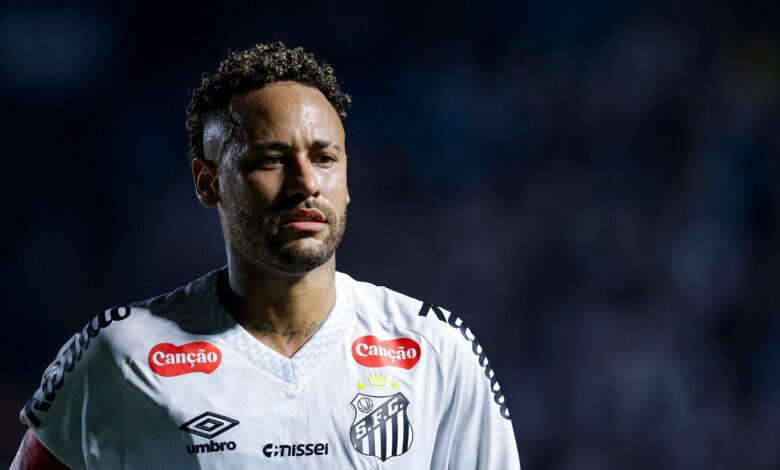 نيمار يؤكد أولوية سانتوس ويطوي ملف عودة MSN