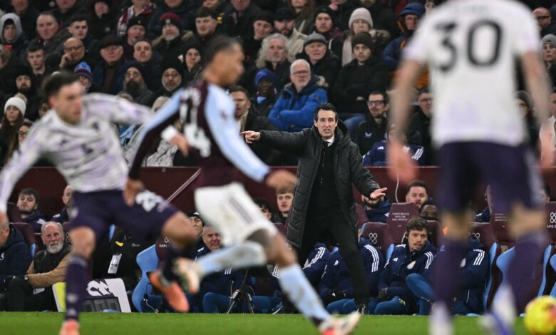 إيمري يخلع سترته احتفالاً بهدف روجرز في فيلا بارك- getty