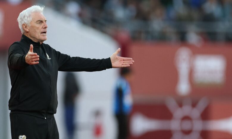 "زوجتي وأحفادي كانوا خائفين" .. مدرب جنوب إفريقيا يُهاجم تنظيم كأس الأمم ويُعلق: لا أشعر بأجواء البطولة!- getty