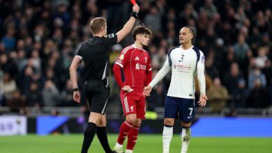 فان دايك يدافع عن سيمونز بعد طرده- getty