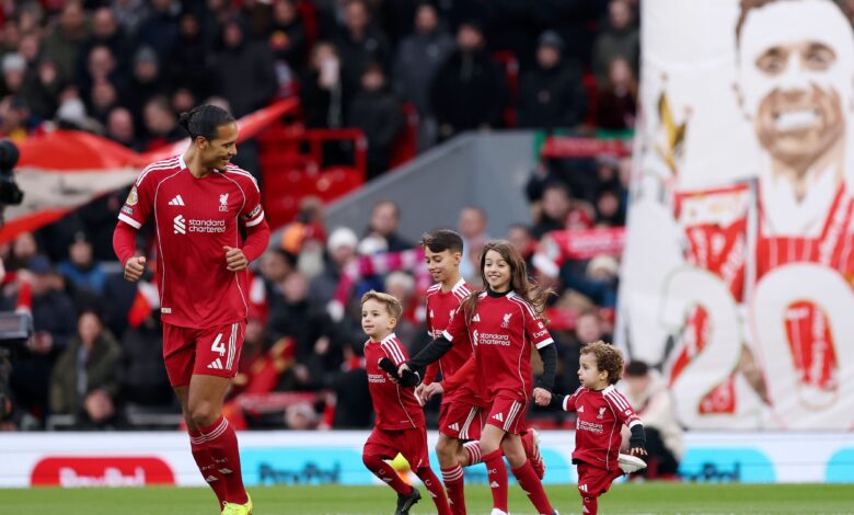 طفلاه يتصدران المشهد.. تكريم ديوجو جوتا في أول مواجهة بين وولفرهامبتون وليفربول بعد وفاته!- getty