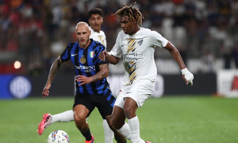 فواز الصقور يعود إلى الشباب بعد 15 دقيقة مع الاتحاد