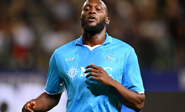 لوكاكو يرفض عروض الرحيل ويتمسك بنابولي- Getty