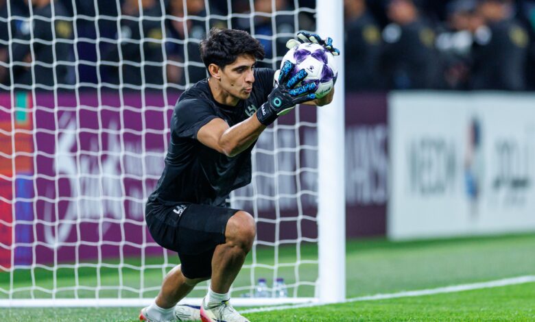 ياسين بونو يعود للهلال: تشكيل الزعيم أمام القادسية