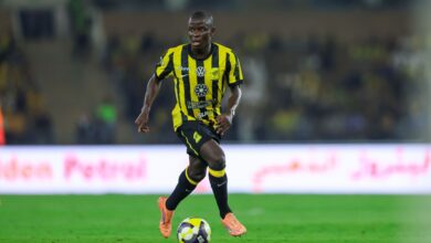 الاتحاد السعودي يحاول تجديد عقد كانتي براتب أقل