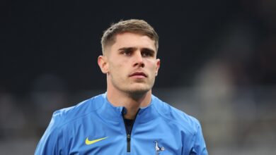 برشلونة يضع ميكي فان دي فين هدفًا سريًا