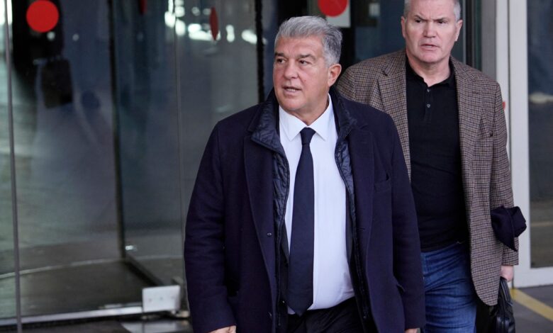 لابورتا: باب الرحيل مغلق.. وبرشلونة يمتلك ميزة أوروبية