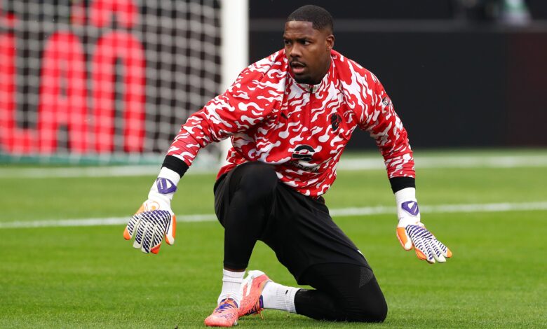 ميلان يؤمن ماينان حتى 2031: تجديد عقد الحارس الفرنسي