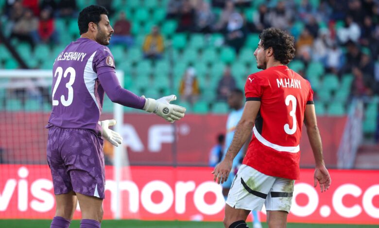 إكرامي يهاجم الشناوي: "قاعد على ركبك"!