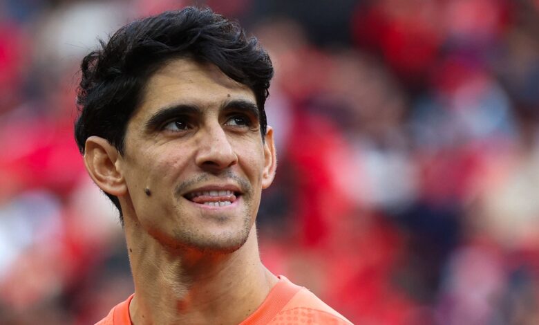 بونو يتوج بجائزة Joy Awards قبل نهائي إفريقيا- Getty