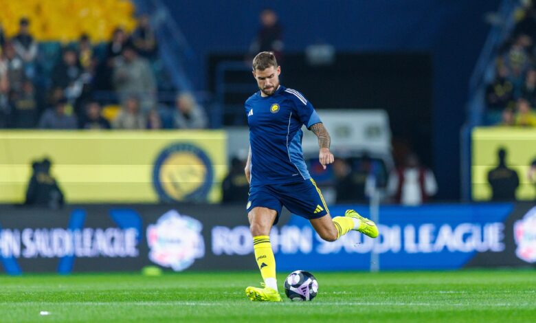 مارتينيز يستهزئ بفكرة العودة إلى برشلونة