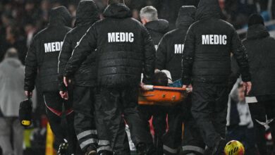 دفع مارتينيلي لبرادلي المصاب يثير جدلاً كبيراً