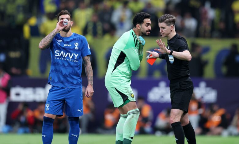 جدل تحكيمي في الديربي: طرد العقيدي يثير غضب النصر