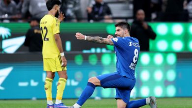 دوري روشن السعودي: الهلال يتربع على الصدارة والنصر يلاحقه