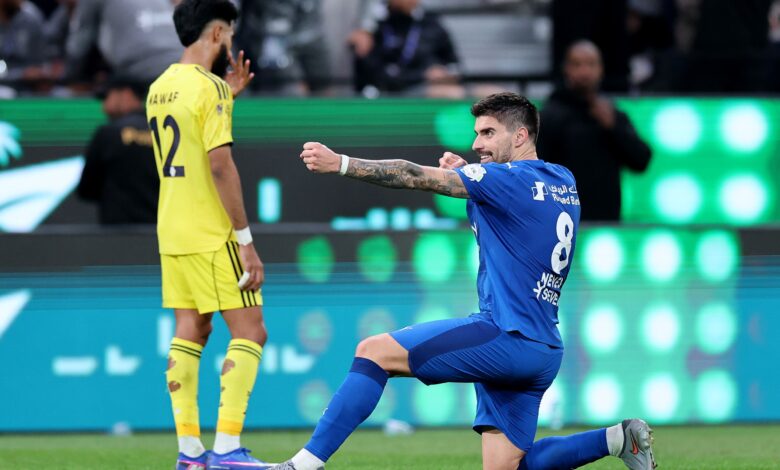 دوري روشن السعودي: الهلال يتربع على الصدارة والنصر يلاحقه