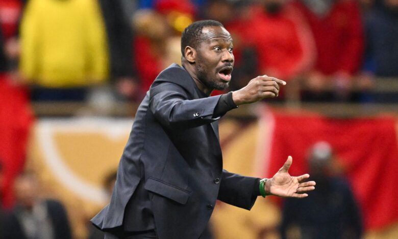 عقوبة مدرب السنغال مخففة.. وخبير بالكاف يطالب بإيقافه 6 أشهر