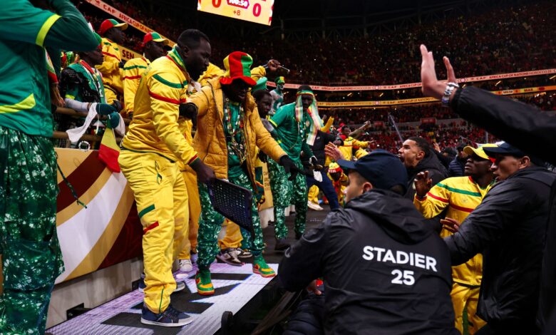 شغب جماهيري: السنغال تشعل الملعب بعد إهدار ركلة جزاء- Getty