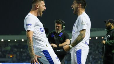 هدف نيفيز الاستثنائي يتوج نجم الهلال بجائزة خاصة