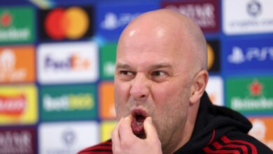 جيرارد: سلوت تحت ضغط لكنه يحظى بدعم ليفربول