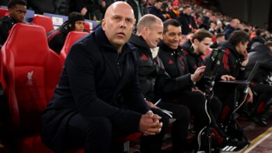 ليفربول يستفسر عن دومفريس لتعويض إصابة فريمبونج