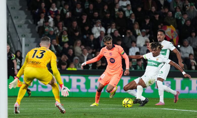 لامين يامال يشارك مارادونا في رقم تاريخي مع برشلونة