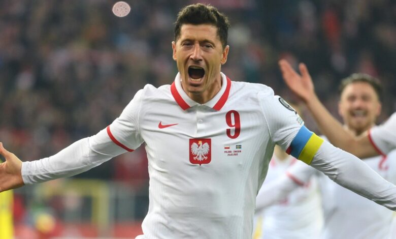 ليفاندوفسكي: قناص الأهداف وصانع التاريخ في عالم كرة القدم