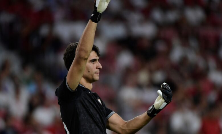 ياسين بونو تحت مرمى الانتقادات: الدعيع يكشف سر الأهداف المتتالية