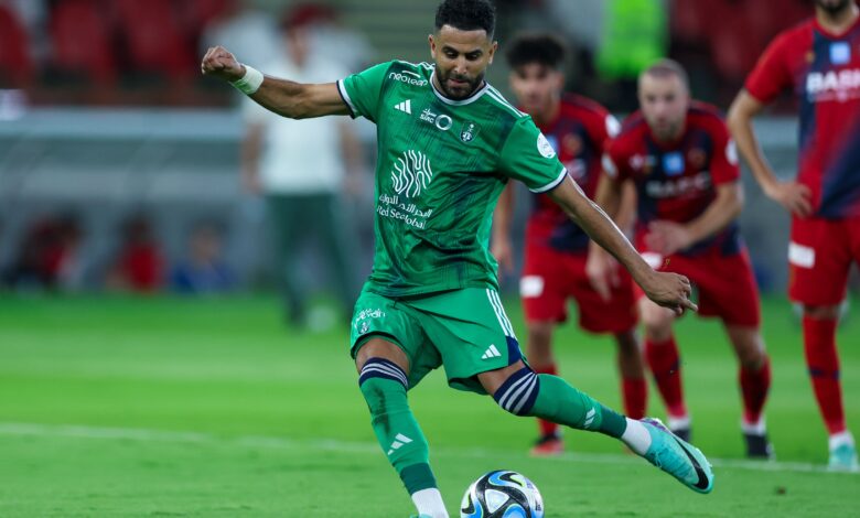 القنوات الناقلة لمباراة الرياض والأهلي ودوري روشن 2025-2026 - Getty Images Sport