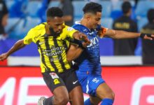 طرد مبكر في كلاسيكو الهلال والاتحاد: الحكم يثير الجدل! - AFP