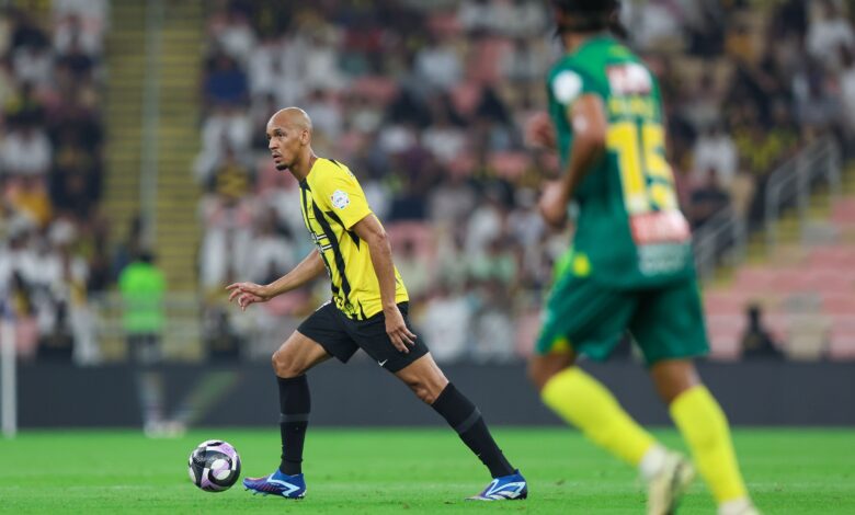 ركلة جزاء مهدرة للخليج ضد الاتحاد.. جدل تحكيمي في دوري روشن