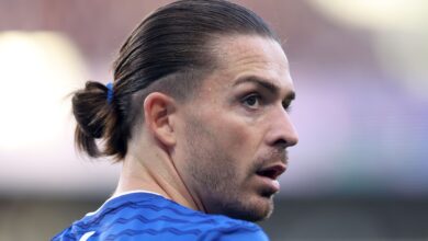 جاك غريليش: انتهاء موسم لاعب إيفرتون المحبط بعد جراحة القدم